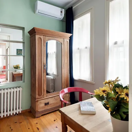 בית נופש 3 Bedroom, 2 Bathroom Fully Equipped House איסטמבול
