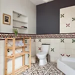 3 Bedroom, 2 Bathroom Fully Equipped House *