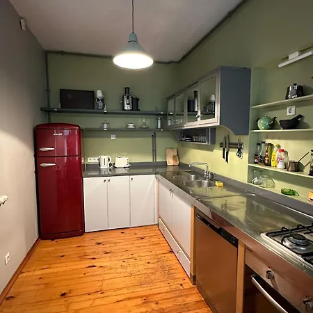 3 Bedroom, 2 Bathroom Fully Equipped House Isztambul