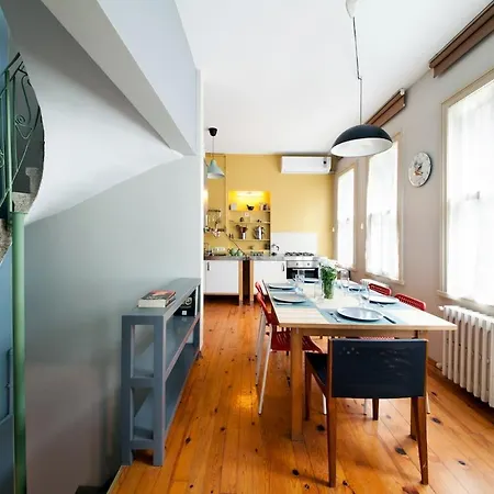 펜션 3 Bedroom, 2 Bathroom Fully Equipped House 이스탄불